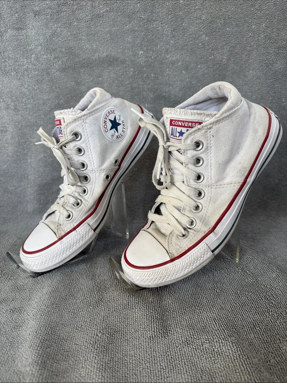Converse Women’s Size 6 Men’s Size 4 White High-Top Sneakers with Red Trim